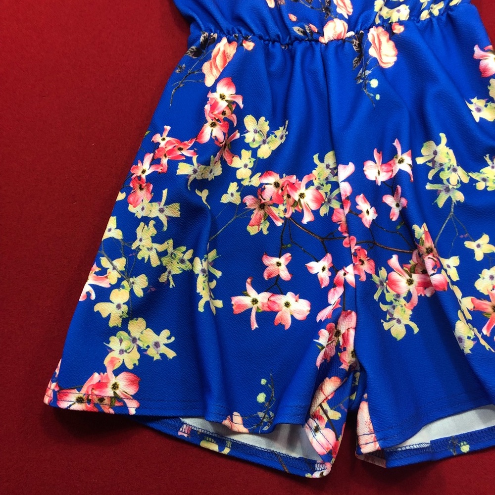 Floral Halter Neck Playsuit - Picture 7 of 8